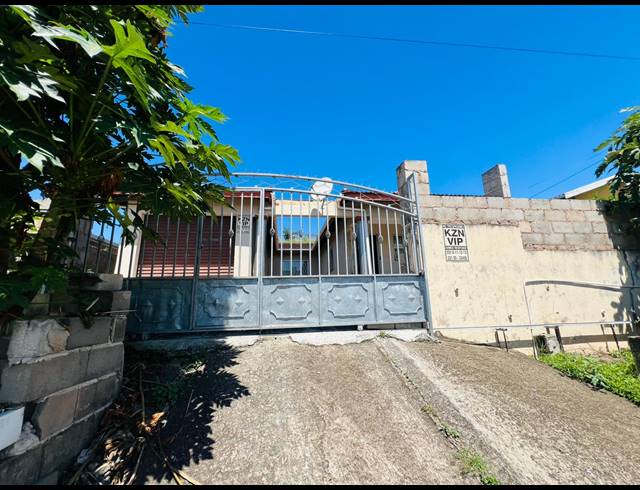 3 BEDROOM HOUSE FOR SALE IN NEWLANDS WEST